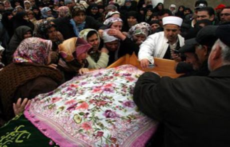 Bu Fotoğraf İmamı Yaktı