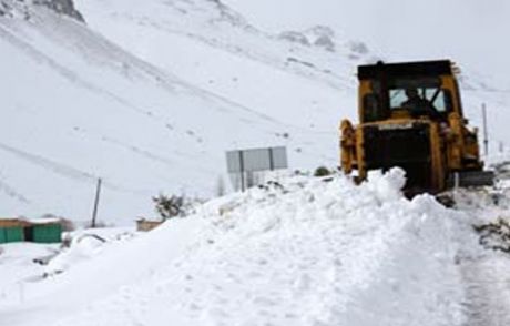 Doğu'da 297 Köy Yolu Ulaşıma Kapandı