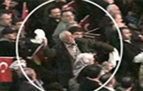 Erdoğan'a Çarşaflı Protesto...