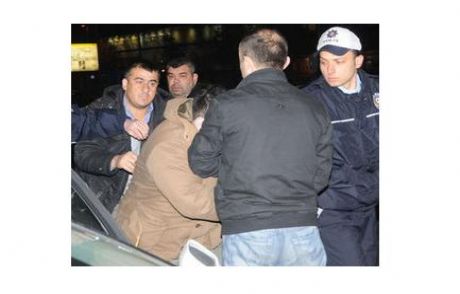 Yayaya Çarpan Sürücüye Meydan Dayağı!