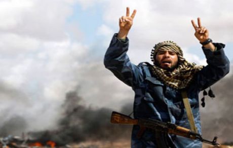 Libya Bombalar Altında