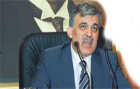 Gül’ün Uçağı Tehlike Atlattı