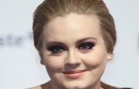 Adele Rekor Üzerine Rekor Kırıyor