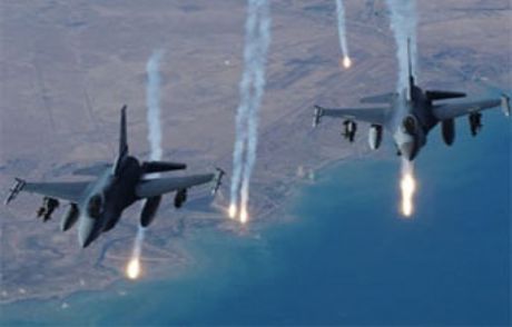 Flaş...kaddafi'nin Komuta Merkezi Vuruldu