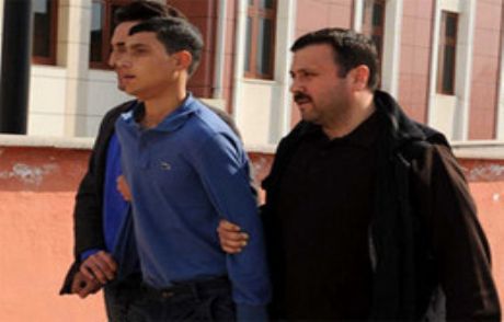 Taksicinin Dikkati İki Hırsızı Yakalattı