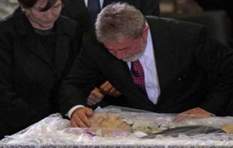Lula'dan Alencar'a Veda Öpücüğü