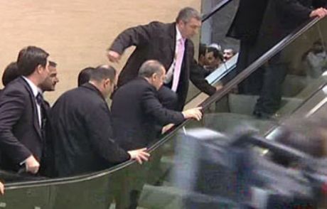 Yine Merdiven Ama Bu Defa Erdoğan