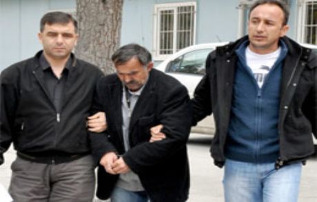 Namaz Kılıp Cemaati Soydu