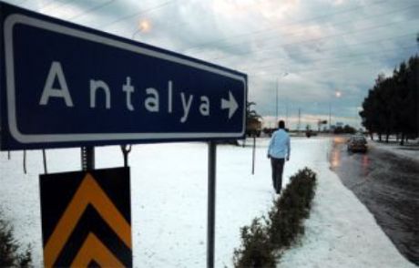 Antalya'da 30 Santimetre Dolu!
