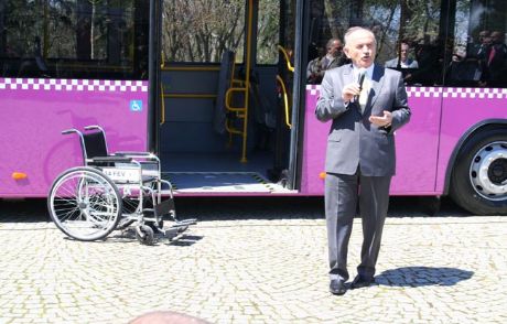 İstanbul Otobüsünün Rengini Seçti