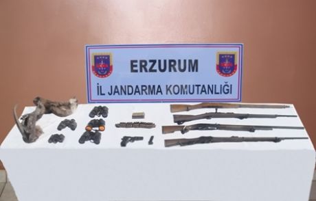 Avcıların Aracından Cephanelik Çıktı