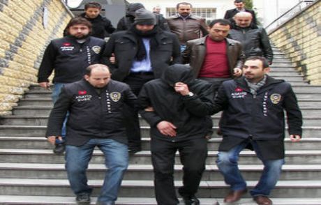 Ahmet Çakar'a Kızıp Televizyonu Bastılar