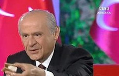 Bahçeli Canlı Yayında Püskevit Yaptı
