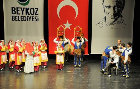 Ritmik Adımlar İzleyenleri Büyüledi