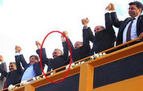 Ak Parti Mitinginde Chp'li Bir Başkan