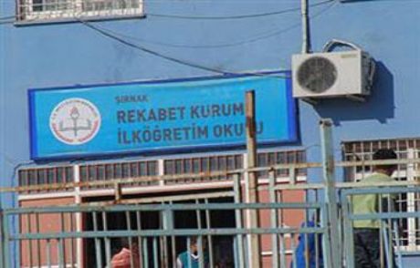 İlköğretim Öğrencilerine Okulda Gözaltı!