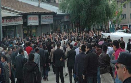 Erzurum'da Pkk Bayrağı Gerginliği