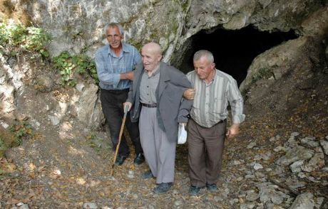Taşoluk Mağarası Ziyaretçi Akınına Uğradı