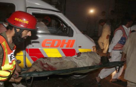 Pakistan'daki İki Patlama