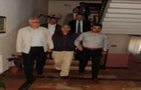 Vali Çakır İle Başkan Külcü Yaşlıları Unutmadı