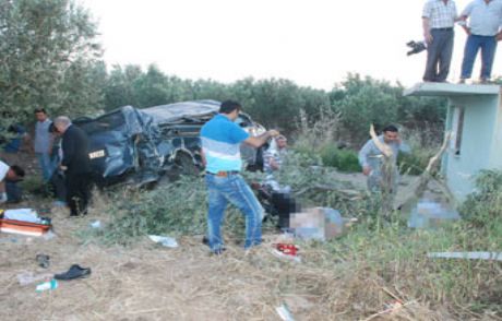 Minibüs Tarlaya Uçtu
