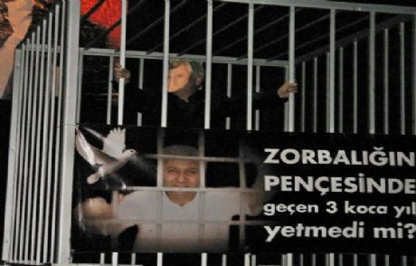 Tuncay Özkan Seçmenleriyle Buluştu