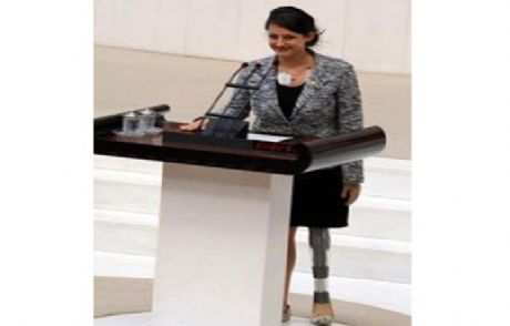 Bütün Partiler O'nu Alkışladı