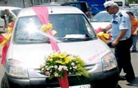 Polis Araçlarından Sünnet Konvoyu