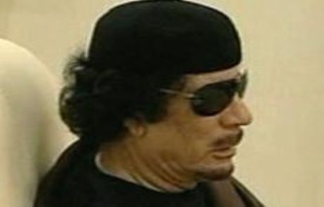Kaddafi Libya'yı Terketmeyeceğini Söylüyor
