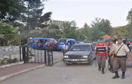 Şehit Askerin Kuzenine Linç Girişimi