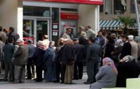 Yüzbinlerce Emekli Nefesini Tuttu