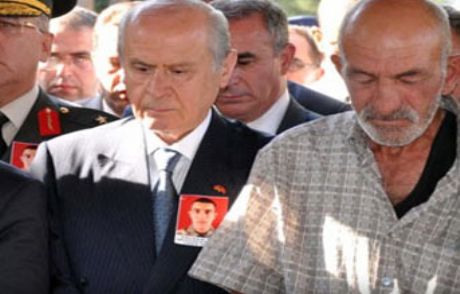 Şehit Cenazesinde Bahçeli'ye Şok