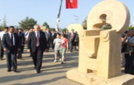 Çorumda Taş Ve Heykel Sergisi Beğeni Topladı
