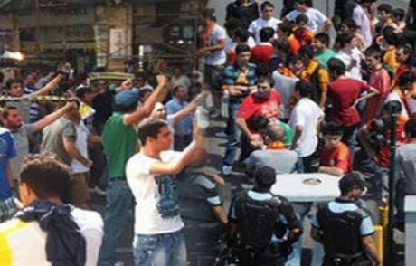 Fenerbahçeliler Taksim'de!