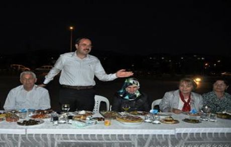 Ak Parti Kadın Kolları İftarda Buluştu