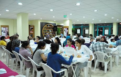 Gençlik Merkezi'nde İftar
