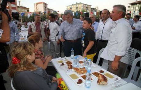 Çayırovalılar İftar Sofrasında Buluştu
