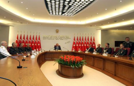 Yaş İlklerle Başladı