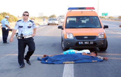 Kızının Cesedine Sarılıp Gözyaşı Döktü