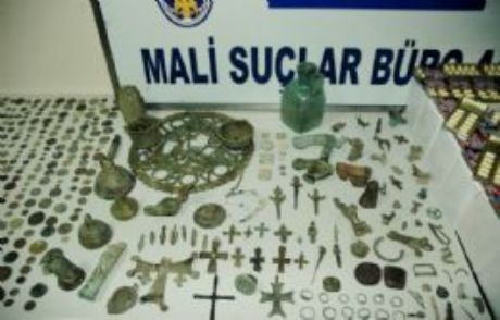 Tarihi Eserleri Polise Satmaya Çalıştılar