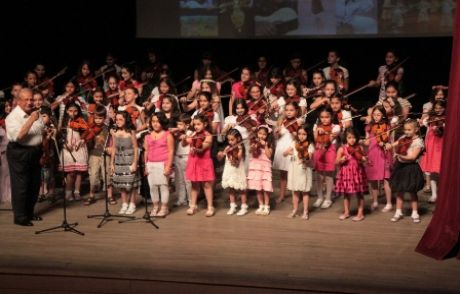 Genç Sanatçılar Diplomalarını Aldı