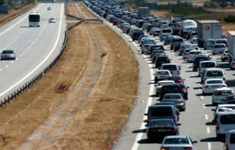 Tem'de Kuyruk 15 Km'ye Ulaştı