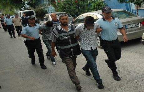 Küçük Kız 23 Kişinin Tecavüzüne Uğradı