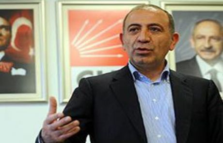 Dudaklarını Araladığında Pis Kokular Geliyor