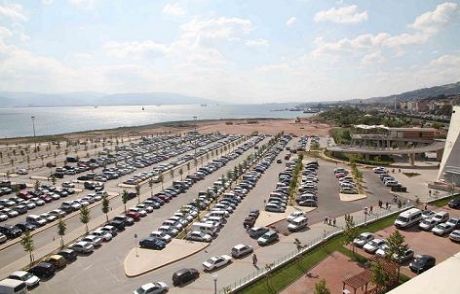 Hem Otopark Hem Orman