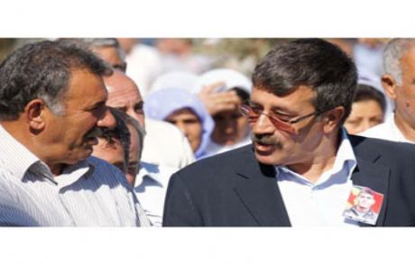 Bdp'li Binici Ve Öcalan Terörist Taziyesinde