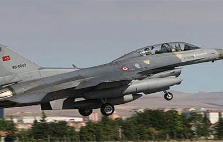 2 Türk Jeti Rum Sahillerini Dolaştı