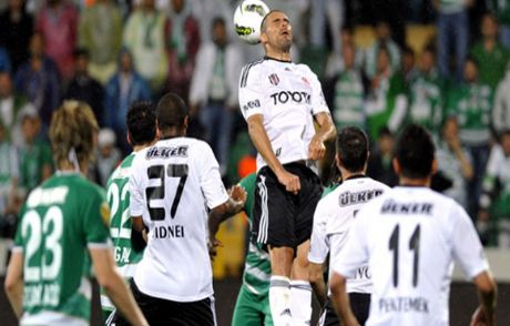 Beşiktaş Bursasporla Kafa Buldu!