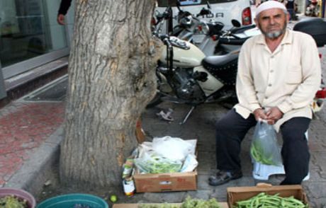 Seyyar Satıcıdan Eğitime 300 Bin Tl'e