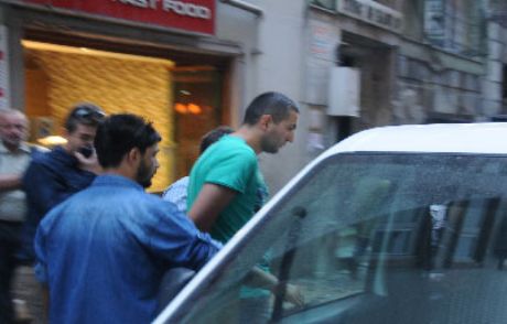Sırp Etek Altı Sapığı Yakalandı